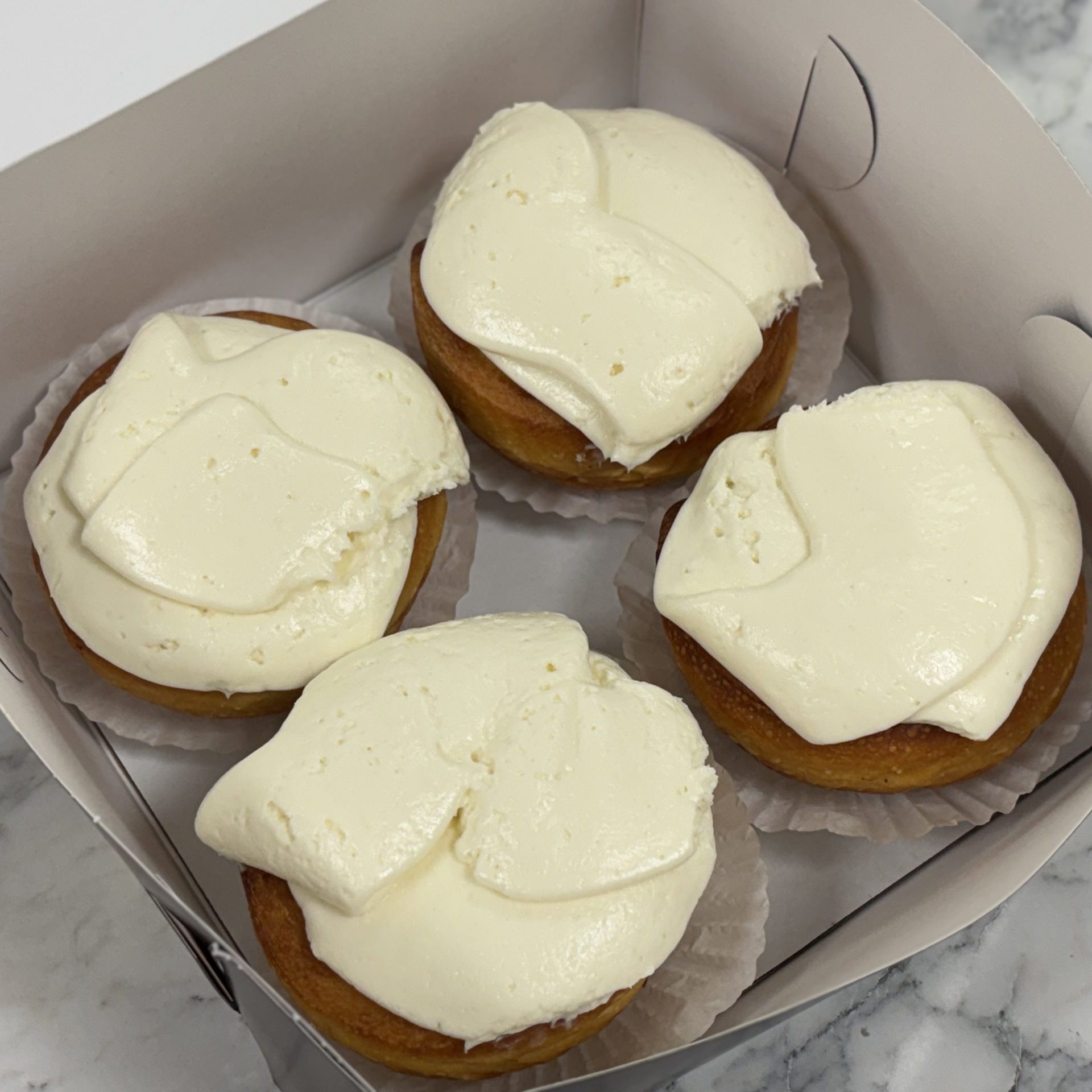 Cinnamon Rolls (4 PC)